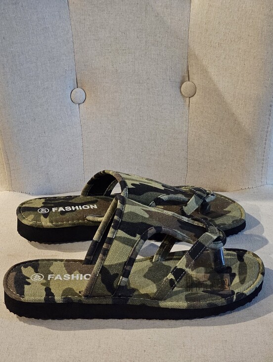 Fashion Bug Shoes - Camo Flip-Flop Sandals - Green Camo